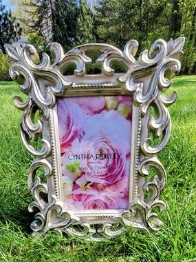NWT Boroque Antiqued Distressed Hearts Fleur-de-lis Cutout 4"x 6"